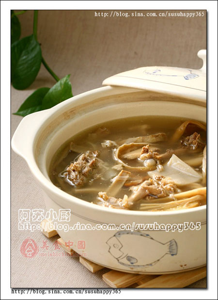 筍干鴨架湯
