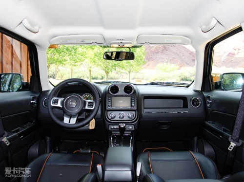 Jeep 自由客
