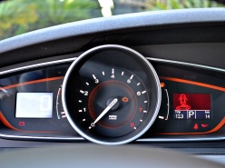 新款榮威550