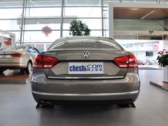 上海大眾 2.0TSI DSG 車輛正后方尾部視角