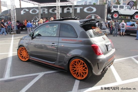 ����֮Ы SEMA�ϵķƁ���500 Abarth���b SEMA���Ɓ���500 Abarth����܇���b