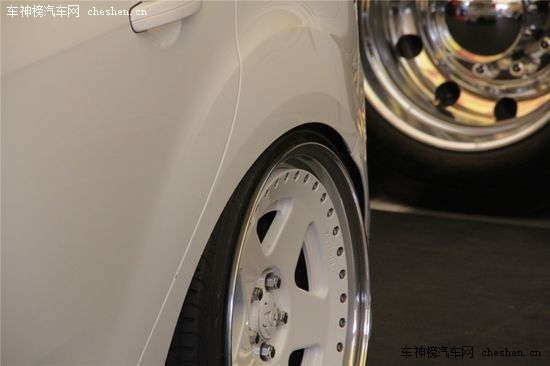 ����ɫ���鹝(ji��) SEMA�ϵĸ��ظ���˹ST���b SEMA,���ظ���˹ST,��܇���b