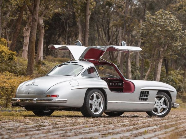 ���Y300SL���b