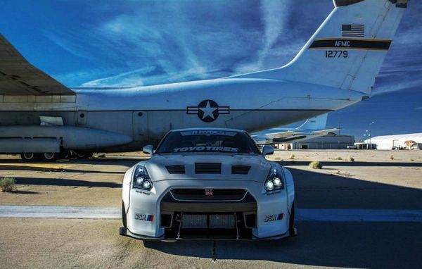 �Ԛ���¶ GT-R R35�c����ʽ��(zh��n)���C(j��)�R��(xi��)��