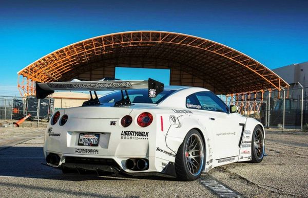 �Ԛ���¶ GT-R R35�c����ʽ��(zh��n)���C(j��)�R��(xi��)��