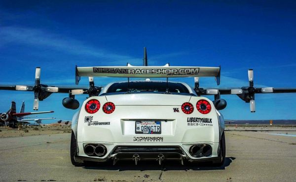 �Ԛ���¶ GT-R R35�c����ʽ��(zh��n)���C(j��)�R��(xi��)��