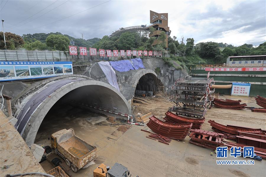 (經(jīng)濟(jì))(2)福州市工業(yè)北路延伸線工程南段項(xiàng)目加快掘進(jìn)