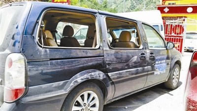 援藏志愿者自稱(chēng)遭萬(wàn)科豪車(chē)隊(duì)圍毆萬(wàn)科回應(yīng)