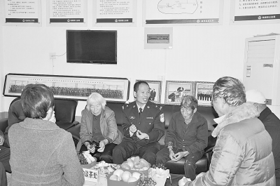 雙節(jié)假期 河南8萬民警奮戰(zhàn)在安保工作一線