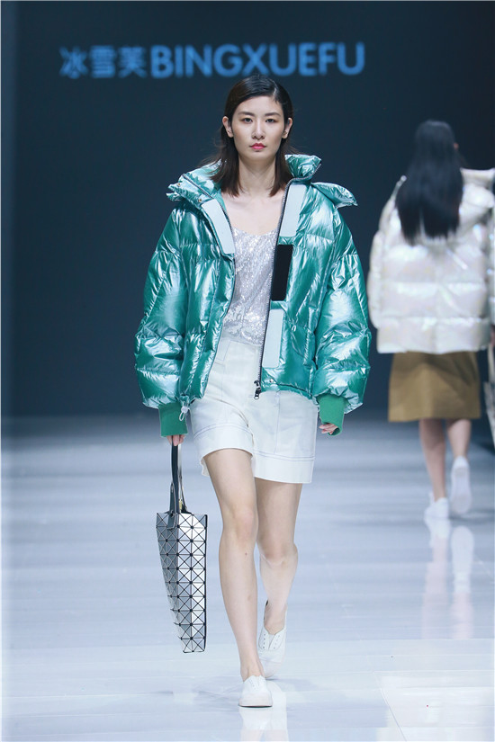  YINJI PLAZA   �y��ԭ��(chu��ng)Ʒ��FASHION SHOW ��2019��ԭ���H�r�b�����ݡ�ʢ����䡱