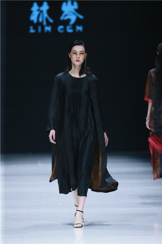  YINJI PLAZA   �y��ԭ��(chu��ng)Ʒ��FASHION SHOW ��2019��ԭ���H�r�b�����ݡ�ʢ����䡱