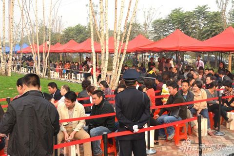 �����d��Է10��13���J(r��n)�I�@�F(xi��n)ُ(g��u)���ߏ�ҹ���(du��)