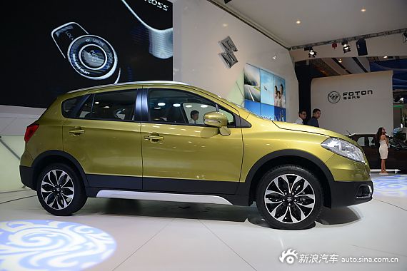 2013成都車展新車實拍:長安鈴木S-cross