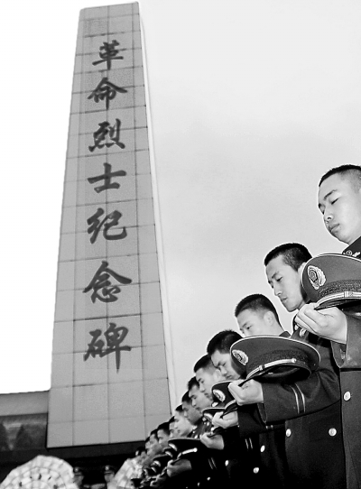 鄭州萬(wàn)元以下墓地難覓蹤跡 綠色殯葬推廣遇困局