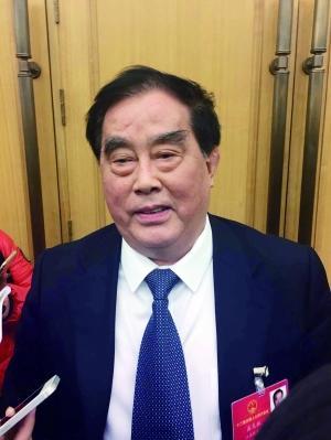 鐵總:不允許高鐵擅自亂漲價 將推饅頭等低價食品