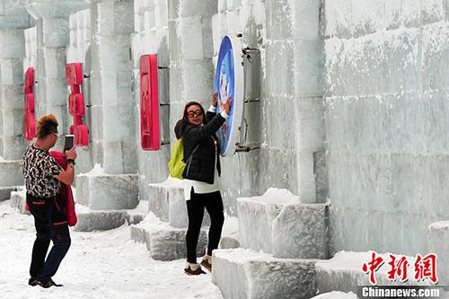 1��28�գ��|��������ο��ڱ�ѩ���������档<a target='_blank' href='http://www.chinanews.com/' _fcksavedurl='http://www.chinanews.com/'></p><p  align=