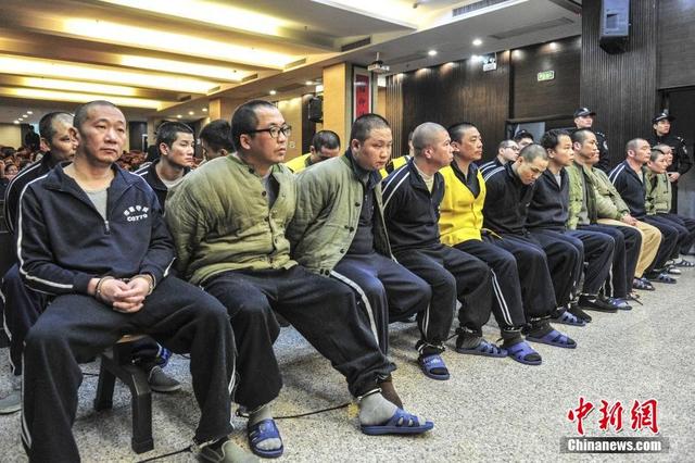 廣州22人涉黑團(tuán)伙被判刑 曾開槍威嚇村民(圖)