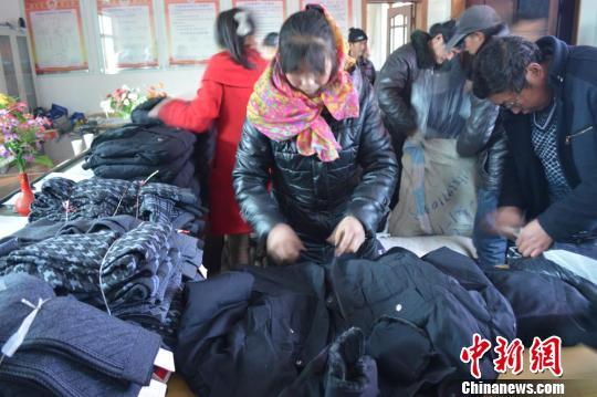 2��5�����������½��򹤵ĸ��C��Ҵ�񘷿hŮ����ϼ���l(xi��ng)�����ڌ�(du��)�l(xi��ng)�H���ϵĒ������I��60����������ٛ(z��ng)��ͬ��ؚ��������������䛔z