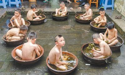 人民日報盤點各地過端午習(xí)俗:秭歸端午比年大