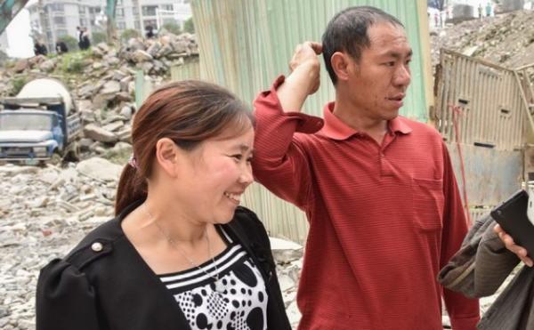 夫婦遵義榻樓中挨戶叫醒住戶 被授見(jiàn)義勇為稱號(hào)