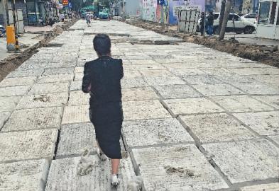 長(zhǎng)春現(xiàn)拼“積木”鋪路方式 20年內(nèi)不需翻建(圖)