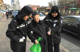 男子扶起路邊摔倒老人稱當時沒啥顧慮該干就干