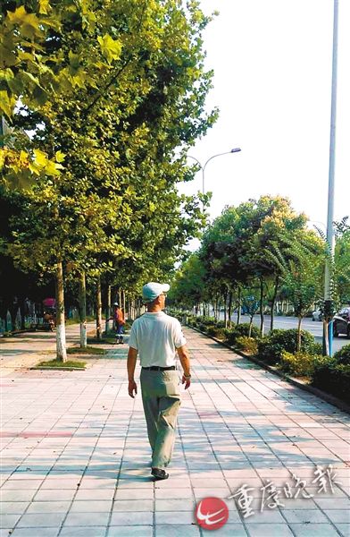父親欲給兒子轉(zhuǎn)5萬(wàn)美元 被要求證明兒子是其兒子