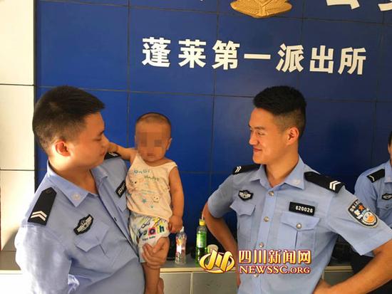 一歲男童被棄在KTV內(nèi),警民聯(lián)合尋找家人