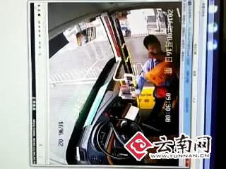 ����һ���ˎ��׾��Ϲ��������� һ�Բ��Ͼ̈́��ִ�˾�C