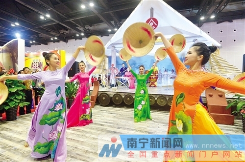 東博會(huì)“魅力之城”展區(qū)正式開館 上演最炫東盟風(fēng)