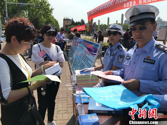 秦皇島首部地方性法規(guī)《秦皇島市停車場管理?xiàng)l例》實(shí)施
