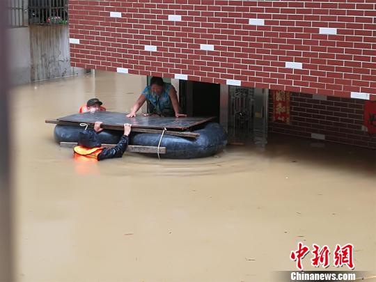 暴雨致湖北咸寧7.12萬(wàn)人受災(zāi)直接經(jīng)濟(jì)損失2.44億