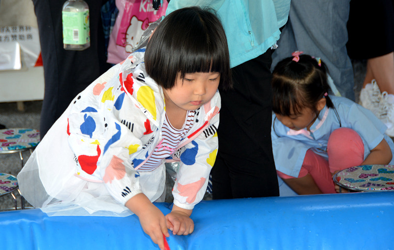 �D���ھ��^(q��)�Θ�(l��)�(xi��ng)Ŀ��ˣ�ĺ�ͯ��������W(w��ng)ӛ�ߌO����z��