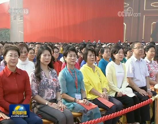 �ƵZ�^�M(j��n) �������¸����r��ƪ�¡�����(x��)��ƽ����ӛ�ڑcף���A���񹲺͇�����70�������ϵ���Ҫ�vԒ������ҷ��