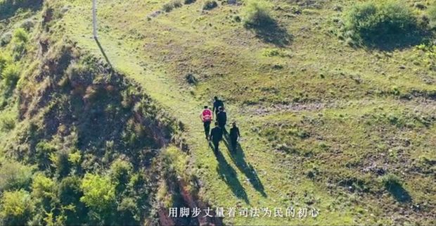 ���������ļ�Ӱ������һ����Iӯ���ĸЄ�