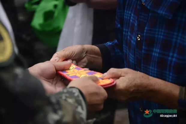 �@�β���30���ҕ�l��׌܊�˸е�ů�ģ�