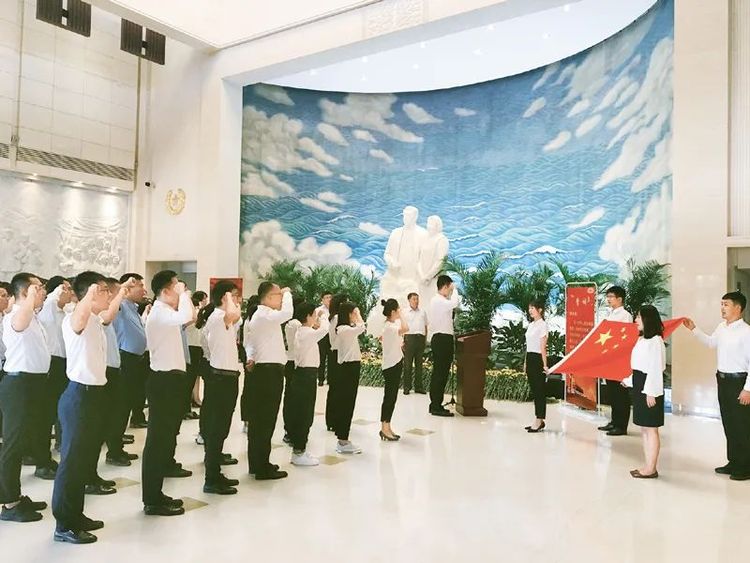 �����һ������ܳ��F(xi��n)�����^·������(x��)��ƽ����ӛՄ�����h�M�����O(sh��)