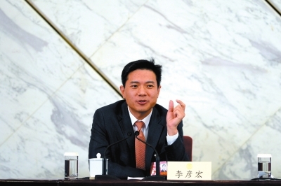 政協(xié)李彥宏:提案體現(xiàn)“創(chuàng)新驅(qū)動”中心思想